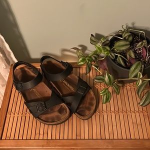 Birkenstock size 10 narrow sandals black